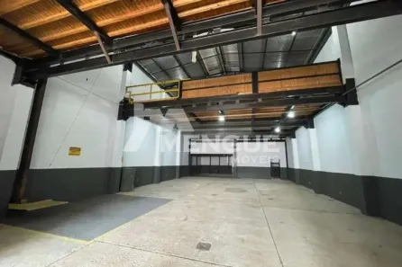 Galpão/Depósito/Armazém para alugar, 712m² no São Geraldo, Porto Alegre
