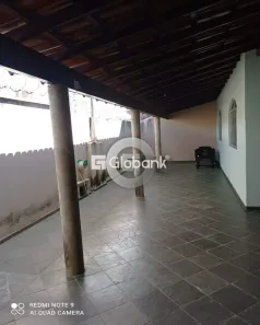Casa com 3 Quartos à venda, 200m² no Francisco Peres I, Montes Claros