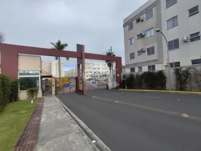 Apartamento com 2 Quartos para alugar, 52m² no Serraria, São José
