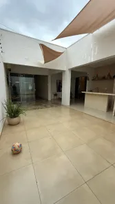 Casa com 3 Quartos para alugar, 300m² no Centro-Norte, Várzea Grande