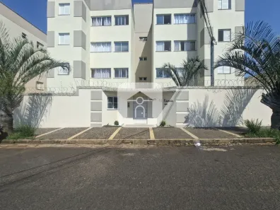 Apartamento com 2 Quartos para alugar, 49m² no Segismundo Pereira, Uberlândia