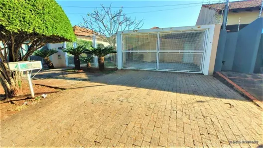Casa com 3 Quartos à venda, 220m² no Monte Carlo, Campo Grande