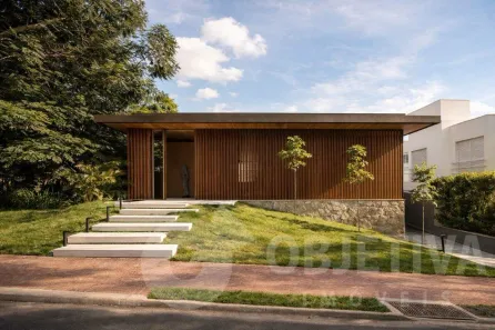 Casa de Condomínio com 4 Quartos à venda, 482m² no Morada da Colina, Uberlândia