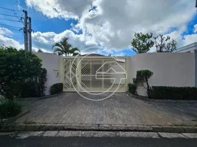 Casa com 3 Quartos para alugar, 10m² no Centro, Marília