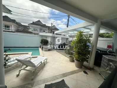 Casa de Condomínio com 4 Quartos à venda, 200m² no Vargem Pequena, Rio de Janeiro