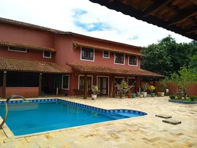Sobrado com 4 Quartos à venda, 385m² no Centro, Embu-Guaçu