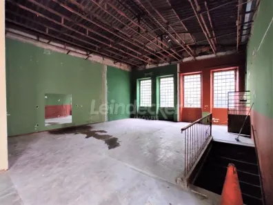 Sala Comercial com 1 Quarto para alugar, 600m² no Independência, Porto Alegre