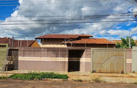 Casa com 3 Quartos à venda, 128m² no Vila Palmira, Campo Grande