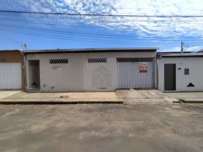 Casa com 3 Quartos para alugar, 120m² no Jardim Canaã, Uberlândia
