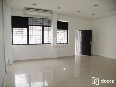 Ponto Comercial à venda, 256m² no Três Figueiras, Porto Alegre