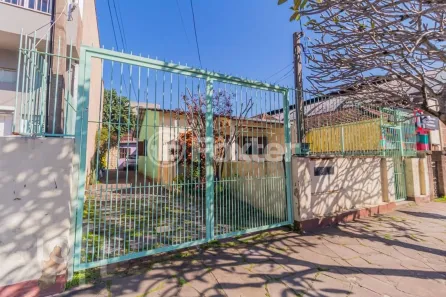 Casa com 4 Quartos à venda, 189m² no Santa Maria Goretti, Porto Alegre