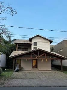 Casa de Condomínio com 4 Quartos para alugar, 350m² no Jardim Itália, Cuiabá