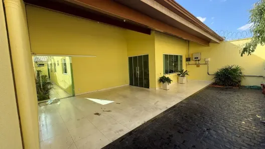 Casa com 3 Quartos à venda, 148m² no Jardim Patrícia, Uberlândia