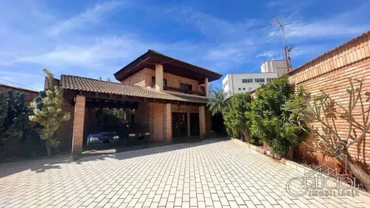 Sobrado com 4 Quartos para alugar, 540m² no Jardim Europa, Londrina