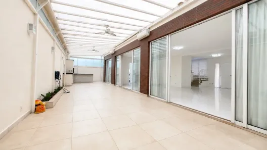 Casa de Condomínio com 4 Quartos para alugar, 231m² no Jardim Monte Kemel, São Paulo