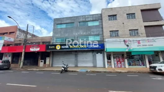 Prédio Comercial para alugar, 550m² no Centro, Uberlândia