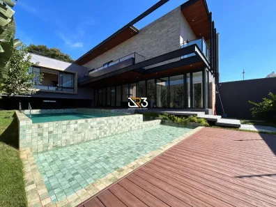 Casa com 3 Quartos para alugar, 473m² no Parque Residencial Alcântara, Londrina