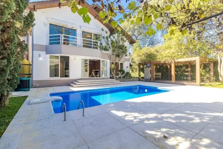 Casa com 3 Quartos à venda, 477m² no Seminário, Curitiba