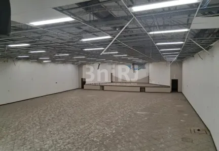 Galpão/Depósito/Armazém à venda, 1053m² no Madureira, Rio de Janeiro
