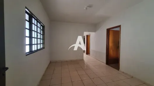 Casa com 3 Quartos para alugar, 100m² no Lagoinha, Uberlândia