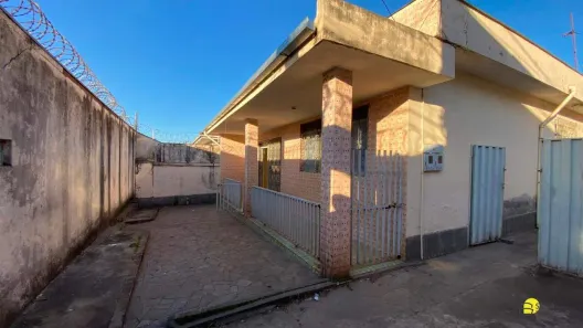 Casa com 4 Quartos para alugar, 150m² no Jardim Industrial, Contagem