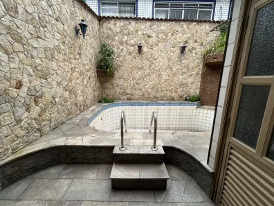 Sobrado com 3 Quartos para venda ou aluguel, 227m² no Vila Belmiro, Santos