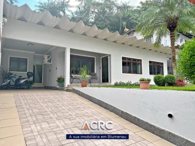 Sobrado com 3 Quartos à venda, 584m² no Água Verde, Blumenau