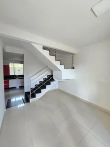 Casa com 3 Quartos para alugar, 200m² no Europa, Contagem