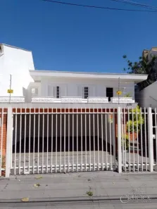 Casa com 4 Quartos para venda ou aluguel, 211m² no Quebec, Londrina