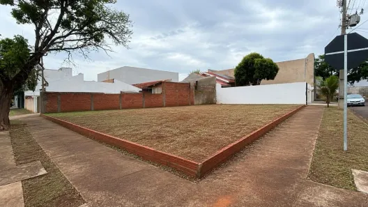 Lote/Terreno à venda, 220m² no Jardim Rebouças, Maringá