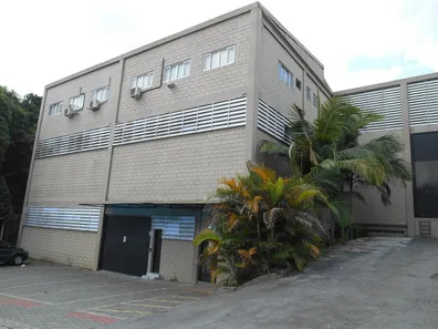 Galpão/Depósito/Armazém à venda, 1800m² no Jardim Barbacena, Cotia