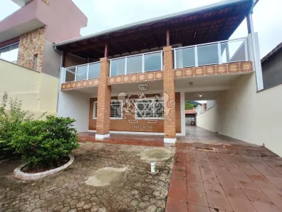 Sobrado com 5 Quartos à venda, 232m² no Centro, Caraguatatuba