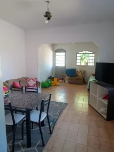 Casa com 3 Quartos à venda, 279m² no Vila Martins, Goiânia