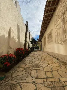 Casa com 3 Quartos para alugar, 240m² no Centro, Taubaté