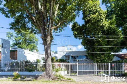 Casa com 3 Quartos à venda, 405m² no Vila Assunção, Porto Alegre