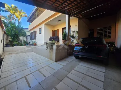 Casa com 3 Quartos à venda, 129m² no São José, Divinópolis