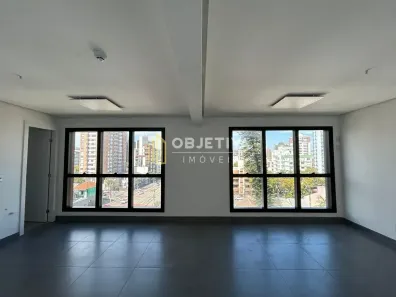 Sala Comercial à venda, 34m² no Menino Deus, Porto Alegre