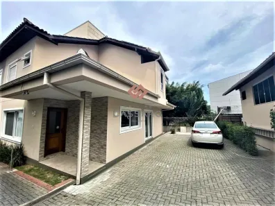 Casa de Condomínio com 2 Quartos à venda, 175m² no Lagoa da Conceição, Florianópolis