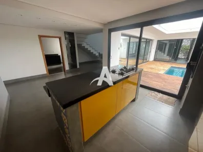 Casa de Condomínio com 3 Quartos para alugar, 250m² no Gávea, Uberlândia