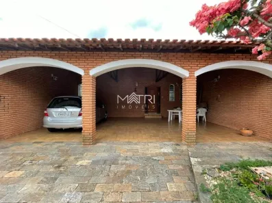 Casa com 3 Quartos à venda, 211m² no Vila Xavier (Vila Xavier), Araraquara