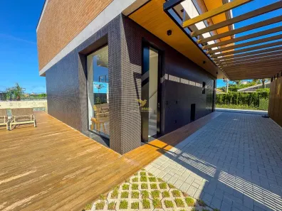 Casa de Condomínio com 4 Quartos à venda, 344m² no Praia do Estaleiro, Balneário Camboriú
