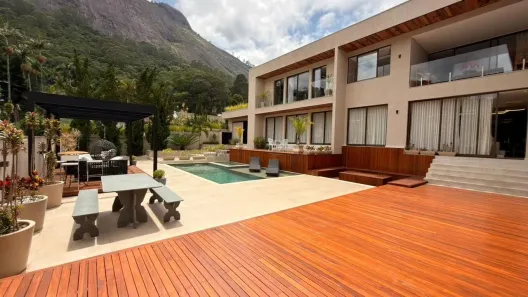 Casa com 5 Quartos para venda ou aluguel, 750m² no Cônego, Nova Friburgo