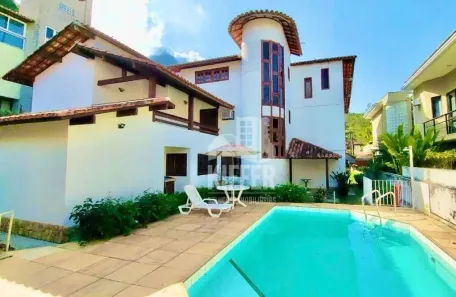 Casa de Condomínio com 4 Quartos à venda, 500m² no Piratininga, Niterói