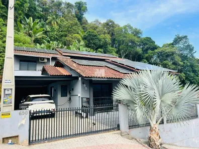 Casa com 5 Quartos à venda, 230m² no Centro, Guabiruba