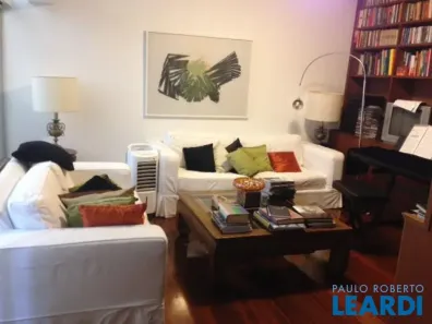 Sobrado com 3 Quartos à venda, 300m² no Sumaré, São Paulo