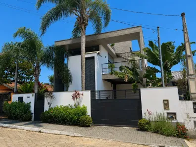 Sobrado com 3 Quartos à venda, 236m² no Centro, Penha