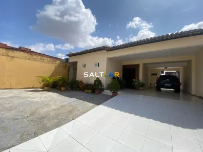 Casa com 4 Quartos à venda, 204m² no Montese, Fortaleza
