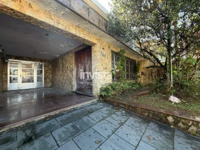 Casa com 3 Quartos à venda, 300m² no Campo Grande, Santos