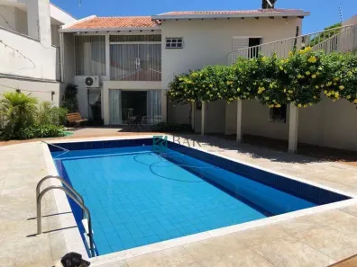 Sobrado com 4 Quartos à venda, 389m² no Zona 05, Maringá