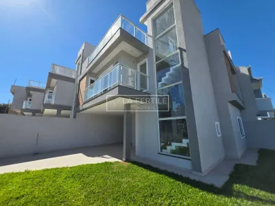 Sobrado com 3 Quartos à venda, 150m² no Capão Raso, Curitiba